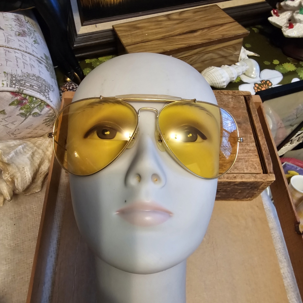 Vintage Limited Edition Ray Ban Ambermatic Aviator Sunglasses